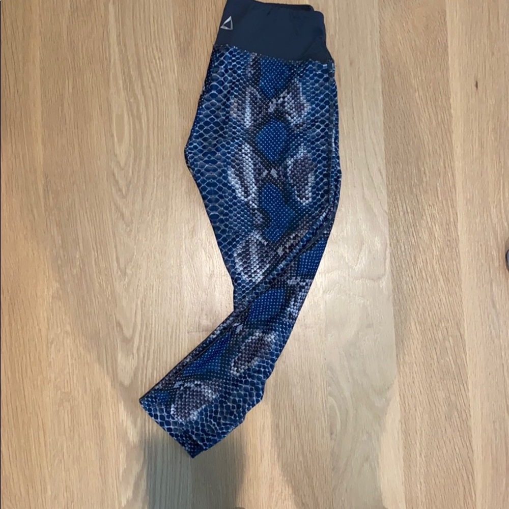 Prism sport blue/gray snakeskin legging